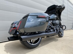 2025 Harley-Davidson<sup>®</sup> Street Glide® Iron Horse Metallic - Black Finish thumb 2