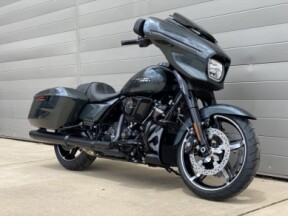 2025 Harley-Davidson<sup>®</sup> Street Glide® Iron Horse Metallic - Black Finish thumb 3