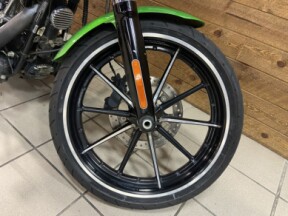 2015 Harley-Davidson® Breakout® Radioactive Green FXSB103 thumb 1