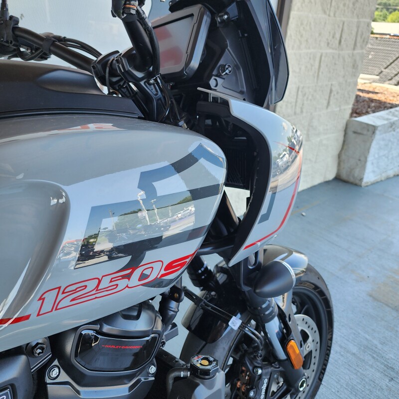 2025 Nightster – Sport Performance Cruiser - Photo 7