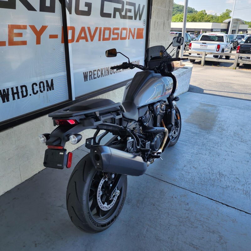 2025 Nightster – Sport Performance Cruiser - Photo 9
