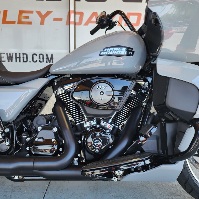 FLTRX 2025 Road Glide - Photo 8