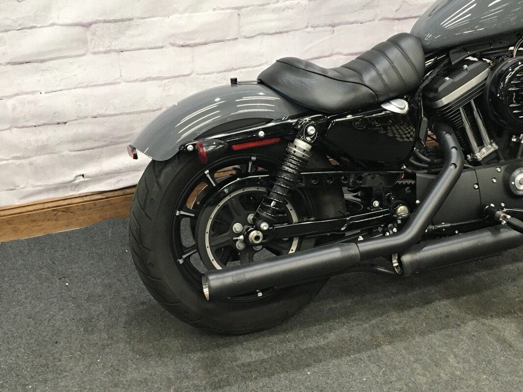 2022 Harley-Davidson Iron 883 Gunship Gray XL883N - Photo 2