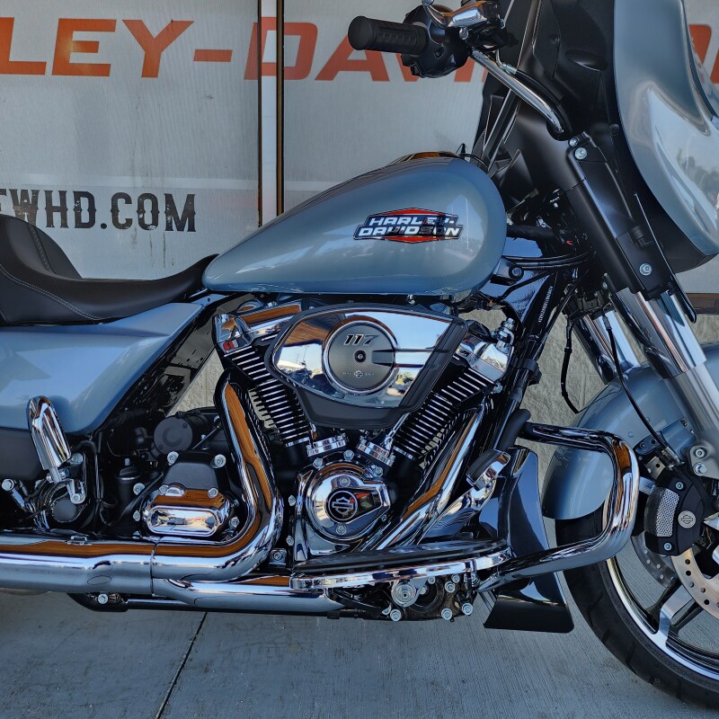FLHX 2025 Street Glide - Photo 6