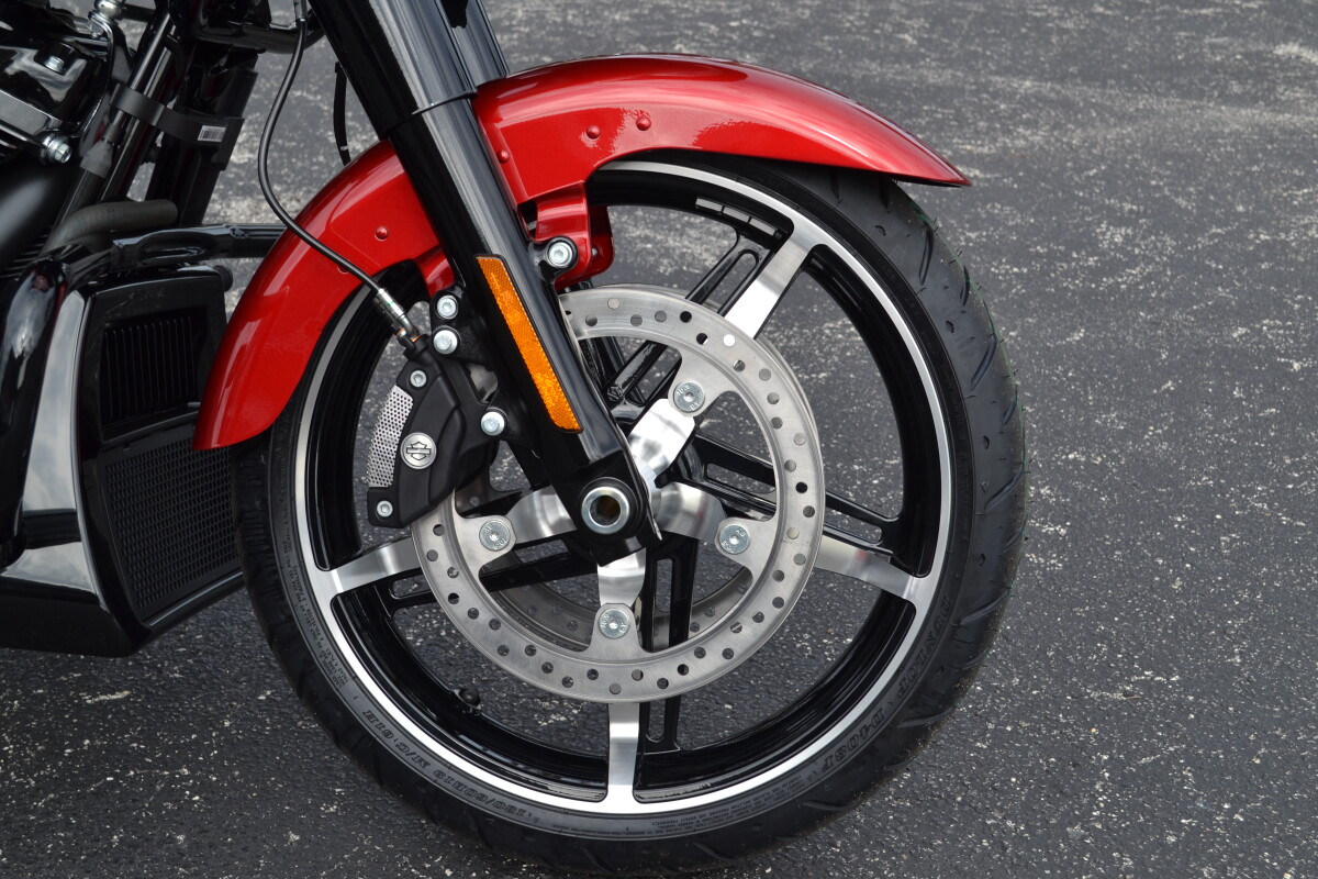 FLTRX 2025 Road Glide - Photo 9