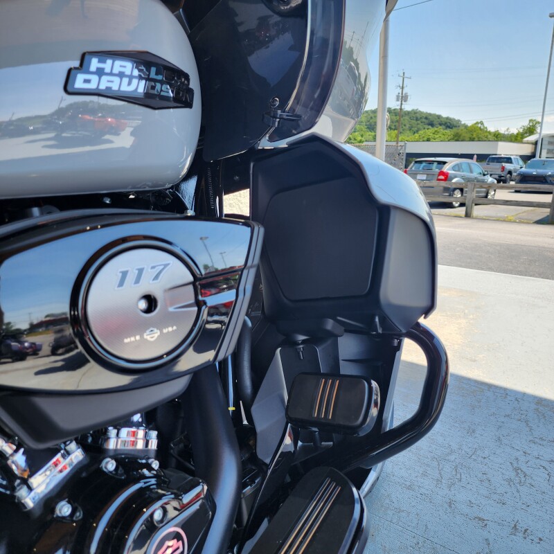 FLTRX 2025 Road Glide - Photo 7