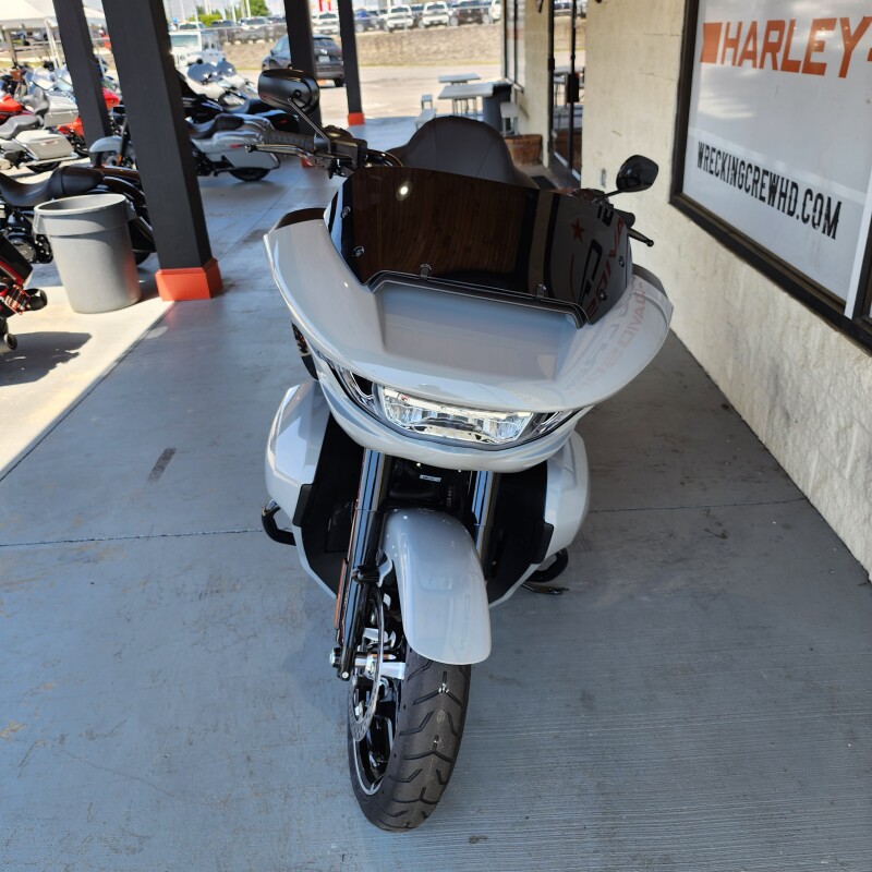 FLTRX 2025 Road Glide - Photo 2