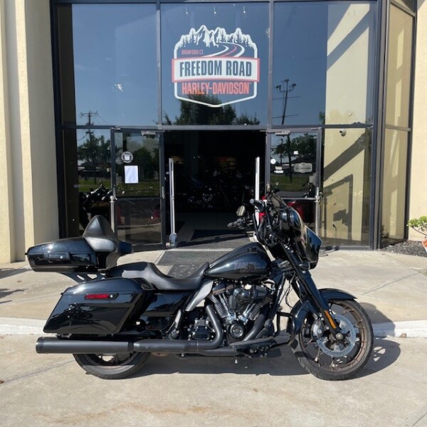 2022 Street Glide® ST (FLHXST)