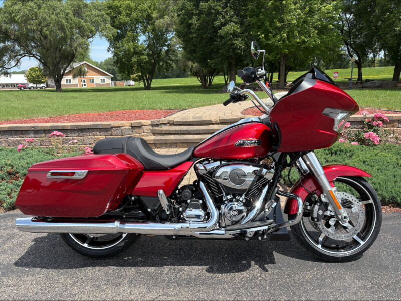 2025 Harley-Davidson<sup>®</sup> Road Glide® Brilliant Red