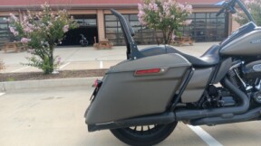 2018 Harley-Davidson<sup>®</sup> Road King<sup>®</sup> Special Industrial Gray Denim thumb 2