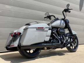 2025 Harley-Davidson<sup>®</sup> Road King® Special thumb 2