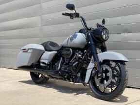 2025 Harley-Davidson<sup>®</sup> Road King® Special thumb 3
