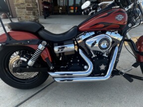 2011 Harley-Davidson<sup>®</sup> Wide Glide<sup>®</sup> Sedona Orange thumb 3