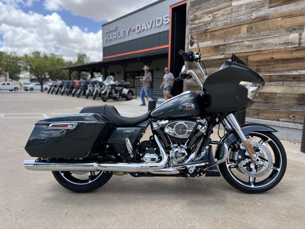 2025 Harley-Davidson Road Glide Iron Horse Metallic