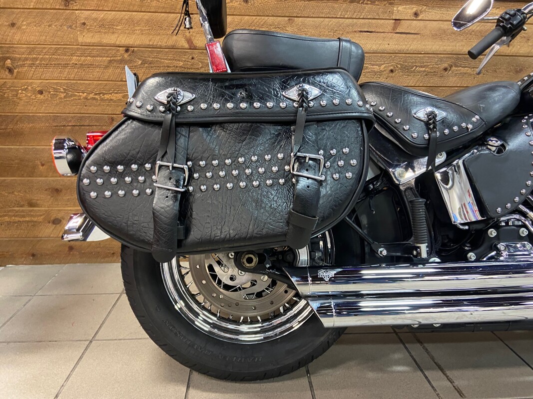2013 Harley-Davidson Heritage Softail Classic Two-Tone Midnight Pearl/Brilliant Silver FLSTC - Photo 5