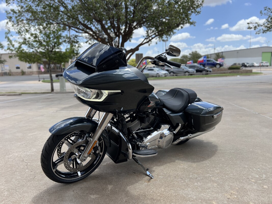 2025 Harley-Davidson Road Glide Iron Horse Metallic - Photo 4