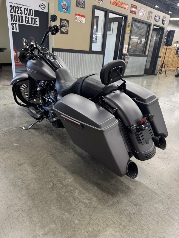 2017 Harley-Davidson Road King Special FLHRXS - Photo 8