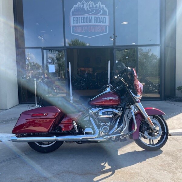 2017 Street Glide® Special (FLHXS)