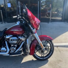 2017 Street Glide® Special (FLHXS) thumb 1