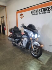 2019 Harley-Davidson<sup>®</sup> Ultra Limited Low Midnight Blue/Barracuda Silver FLHTKL thumb 1