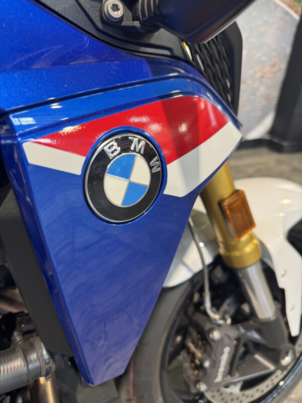 Like NEW BMW F900 R only 900 miles - Photo 7