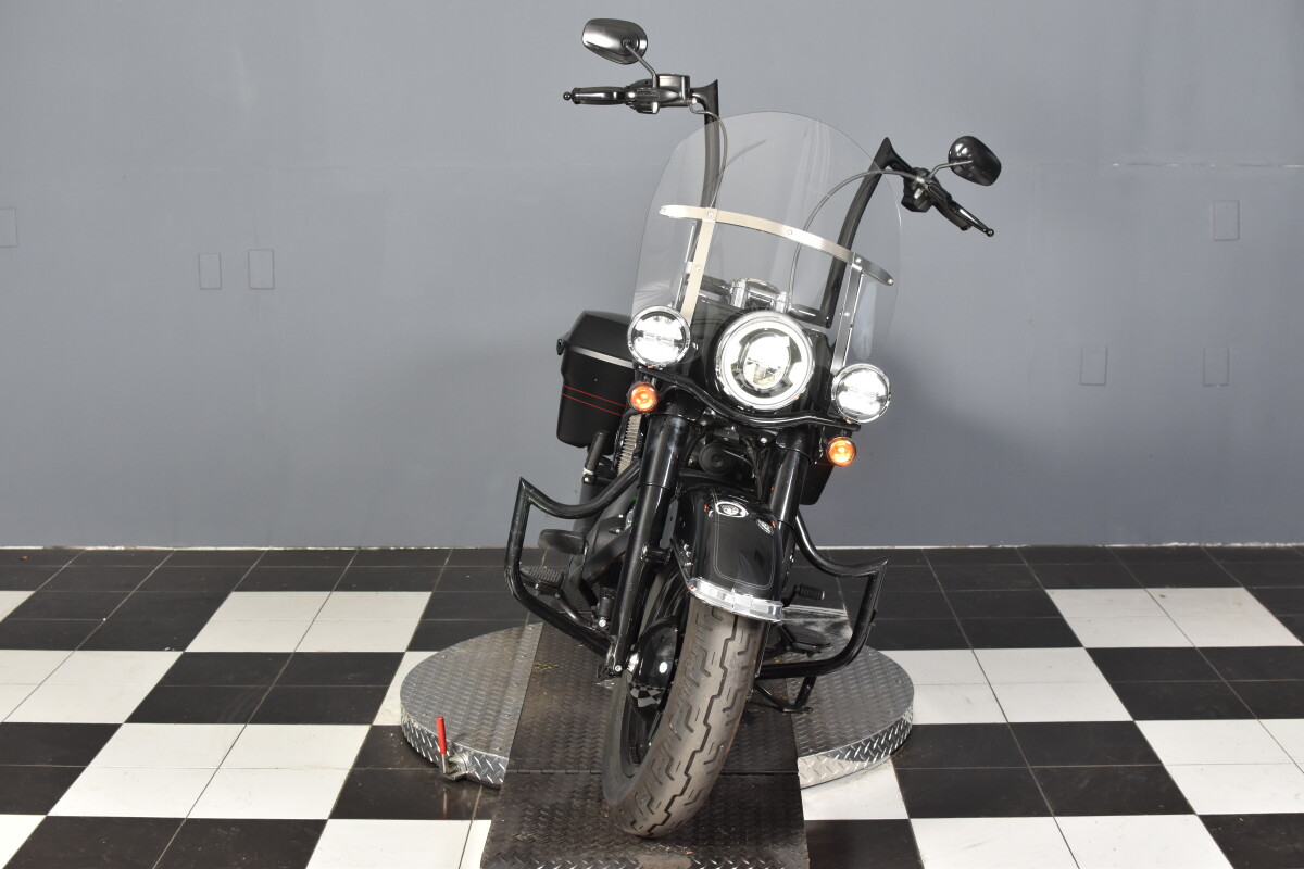 2022 Harley-Davidson® Heritage Classic 114 FLHCS, photo 3