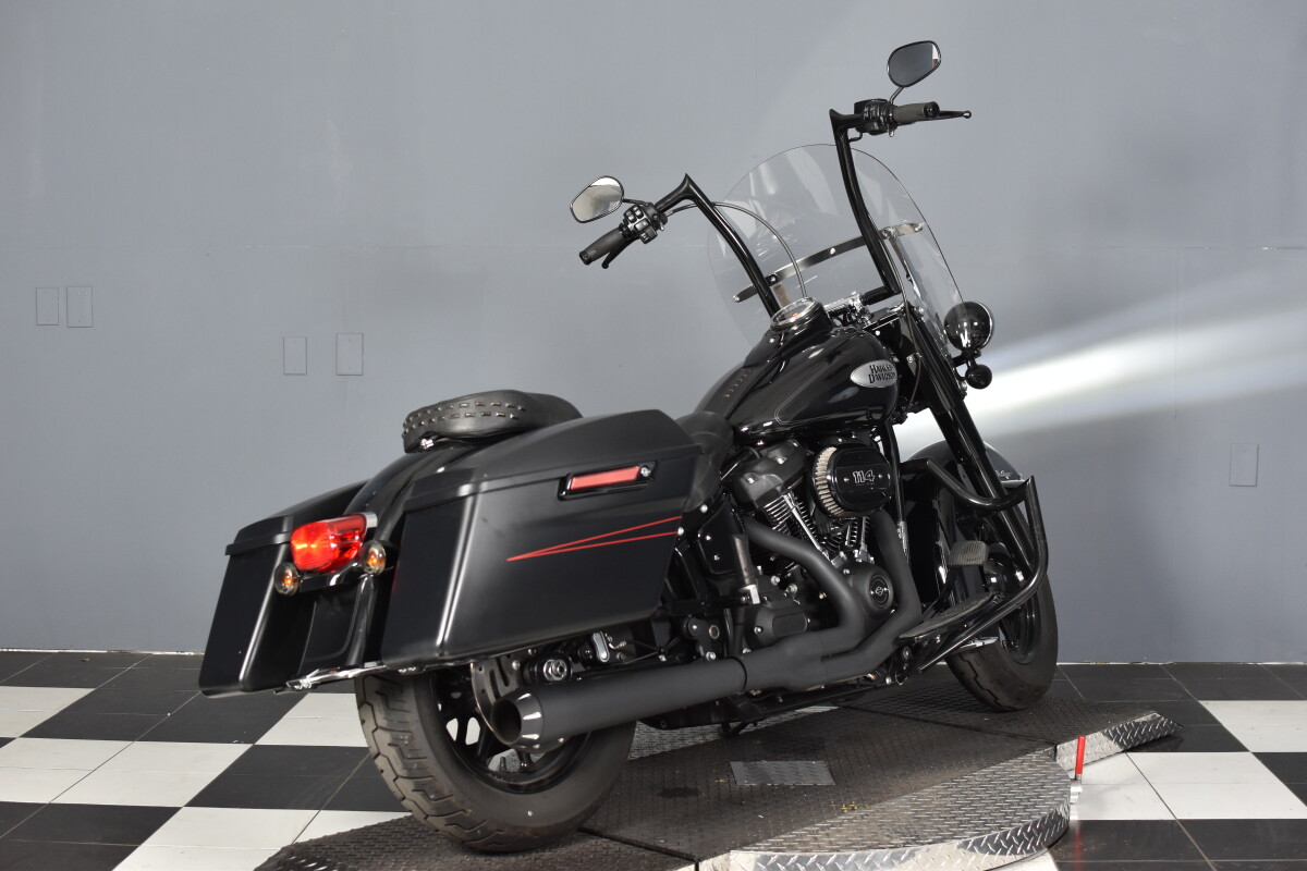 2022 Harley-Davidson® Heritage Classic 114 FLHCS, photo 8