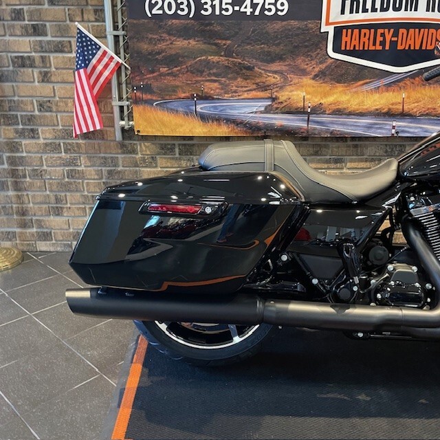 2025 Road Glide (FLTRX) - Photo 8