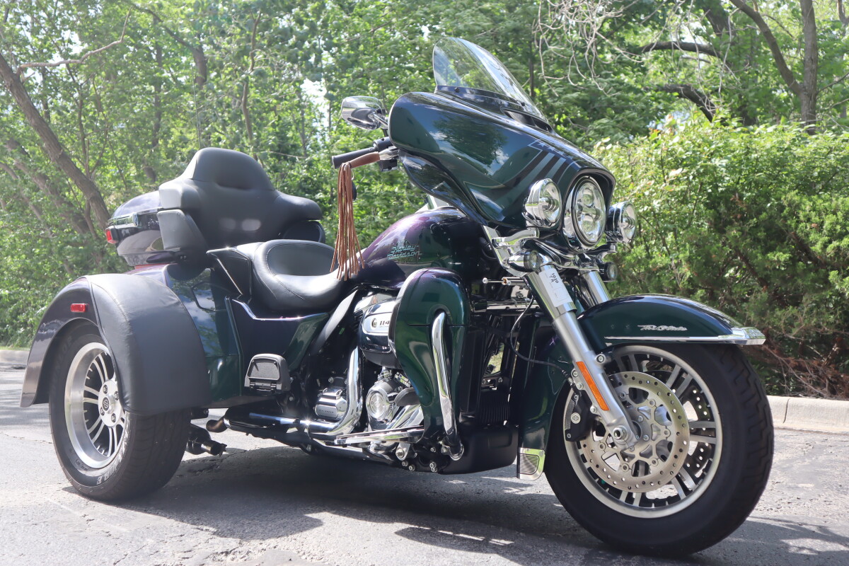 2021 Harley-Davidson Tri Glide Ultra FLHTCUTG - Photo 2