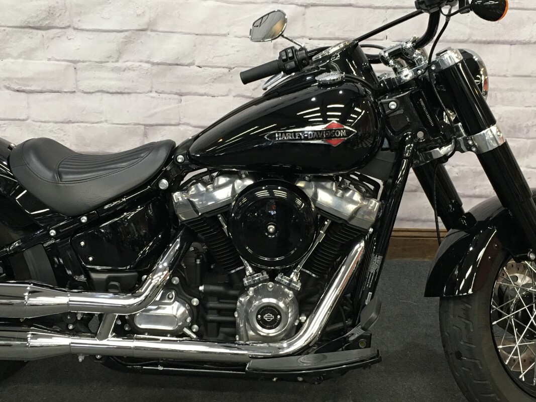 2020 Harley-Davidson Softail Slim Vivid Black FLSL - Photo 3