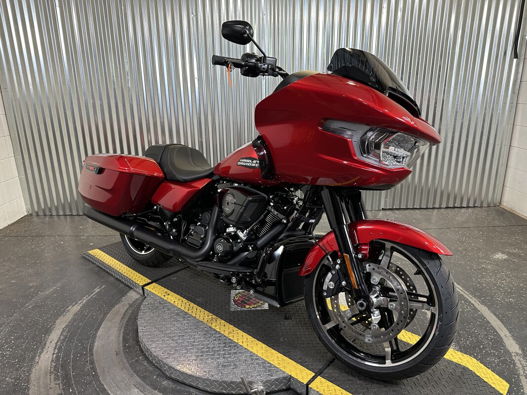 2025 Harley-Davidson Road Glide Brilliant Red - Black Finish - Photo 2