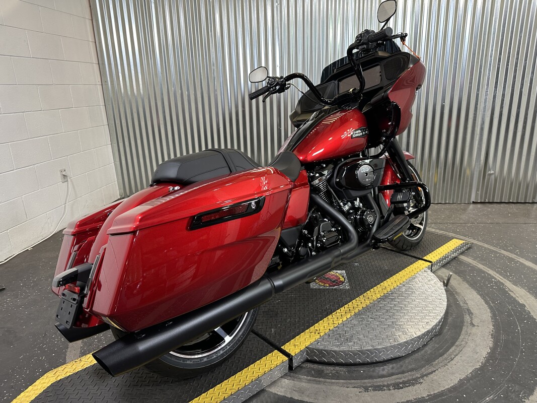 2025 Harley-Davidson Road Glide Brilliant Red - Black Finish - Photo 8