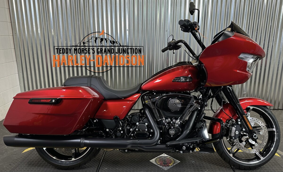 2025 Harley-Davidson Road Glide Brilliant Red - Black Finish