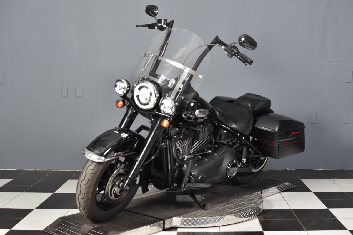 2022 Harley-Davidson® Heritage Classic 114 FLHCS, photo 4