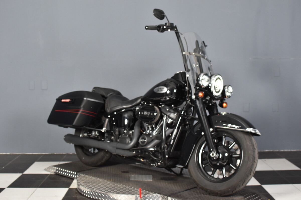 2022 Harley-Davidson® Heritage Classic 114 FLHCS, photo 2