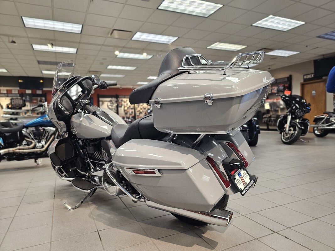 FLHXU 2025 Street Glide Ultra - Photo 6