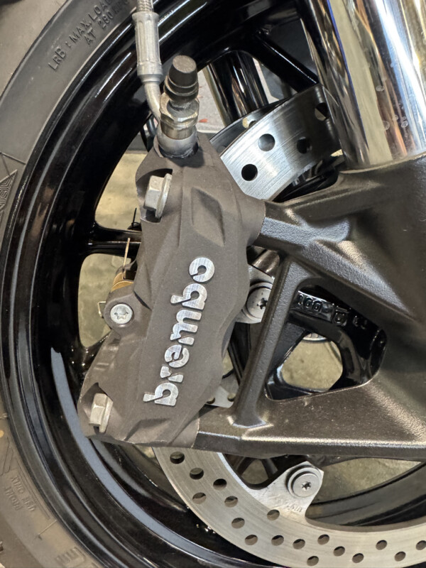 Like NEW BMW F900 R only 900 miles - Photo 10