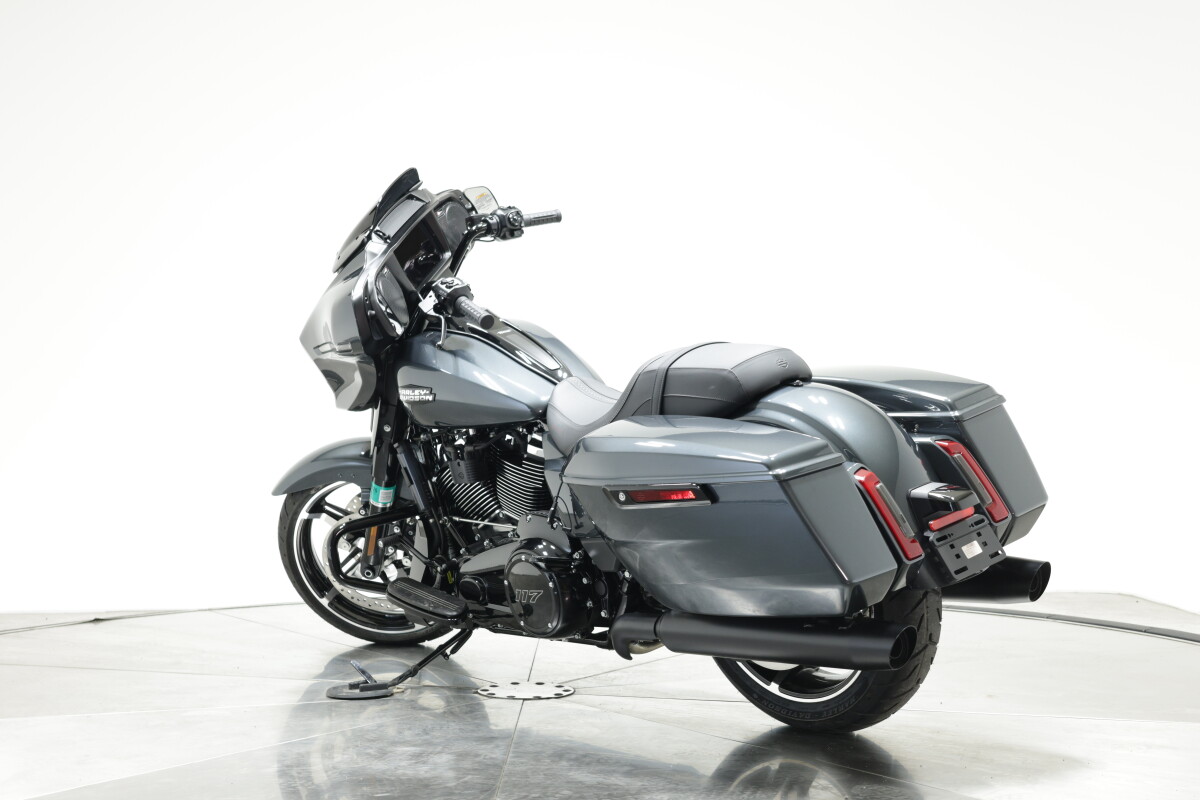 2025 Harley-Davidson FLHX Street Glide in Iron Horse Metallic - Photo 10