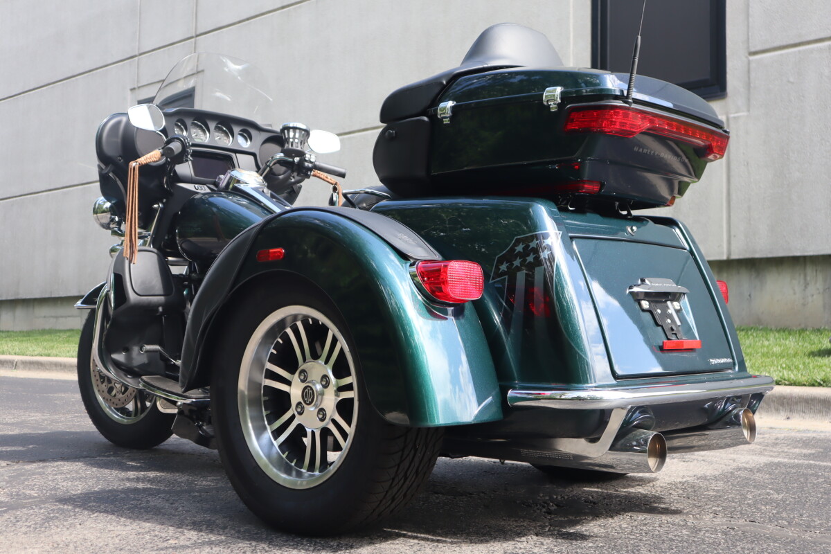 2021 Harley-Davidson Tri Glide Ultra FLHTCUTG - Photo 6