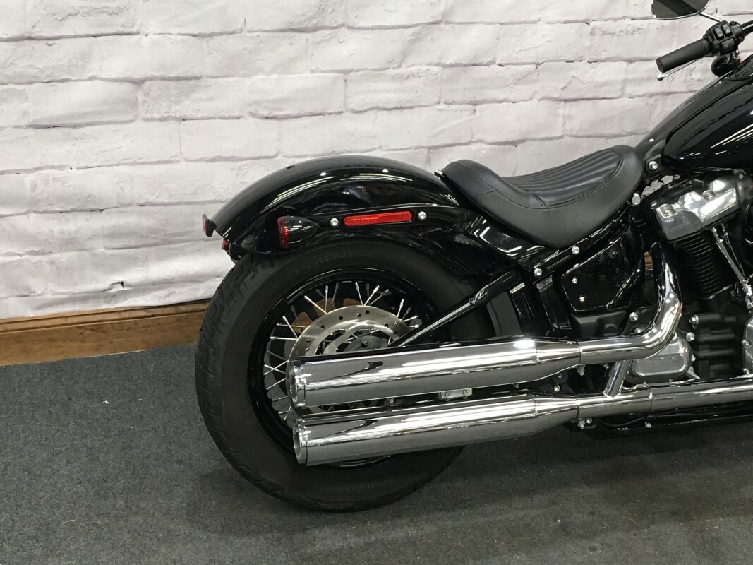 2020 Harley-Davidson Softail Slim Vivid Black FLSL - Photo 2