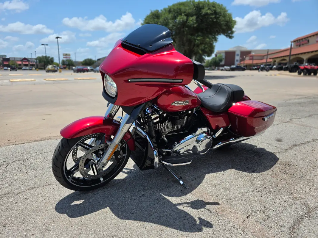 2025 Harley-Davidson Street Glide - Photo 4