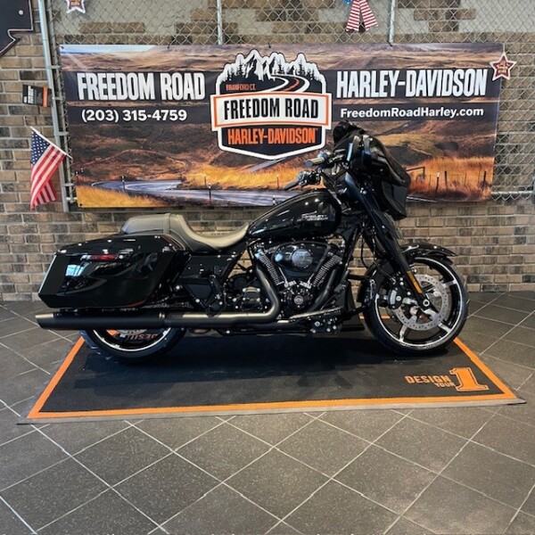2025 Street Glide® (FLHX)