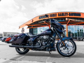 2025 Street Glide FLHX thumb 2
