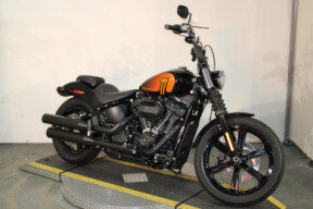 2023 Harley-Davidson Street Bob 114 Cruiser thumb 2