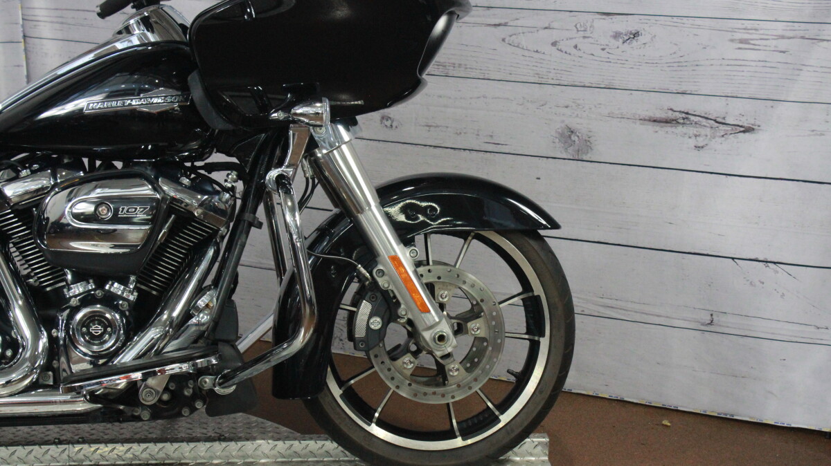 2021 Harley-Davidson Road Glide Vivid Black - Photo 10