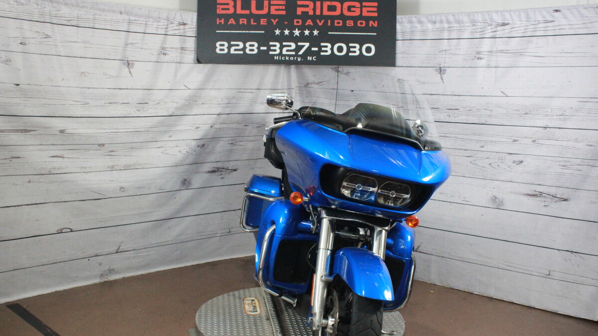 2018 Harley-Davidson Road Glide Ultra Electric Blue - Photo 3