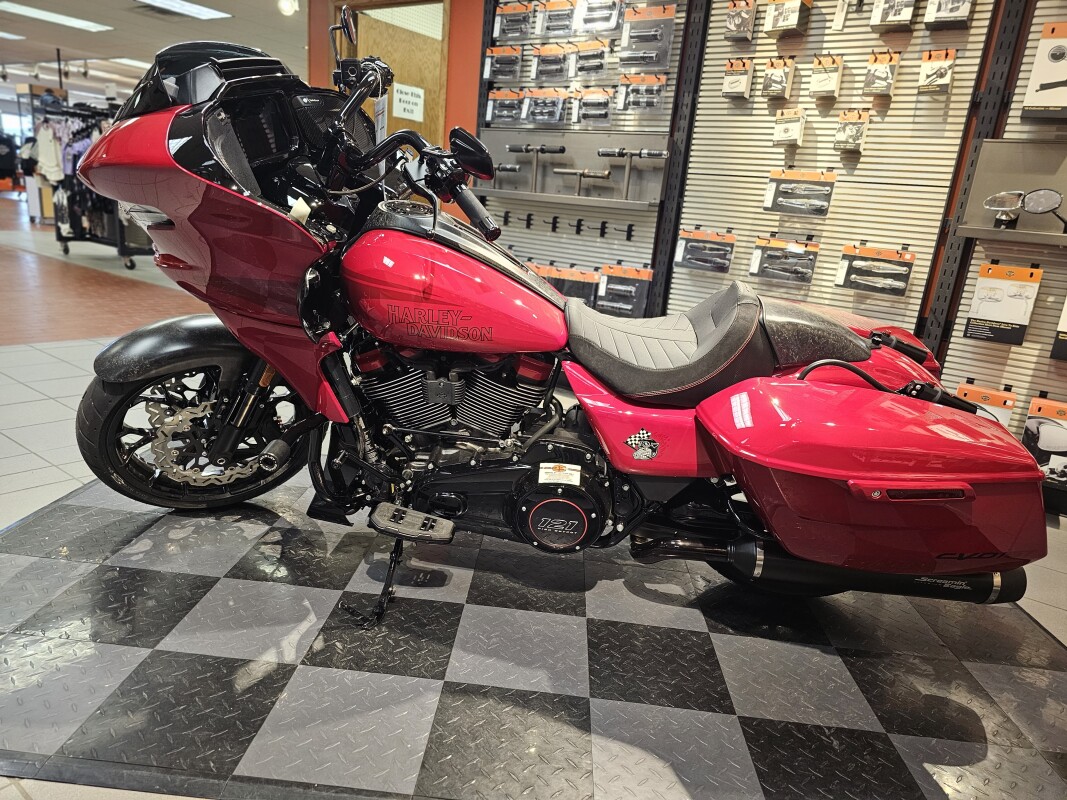 FLTRXSTSE 2025 CVO Road Glide ST - Photo 5