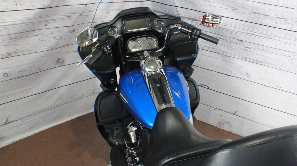2018 Harley-Davidson Road Glide Ultra Electric Blue - Photo 8