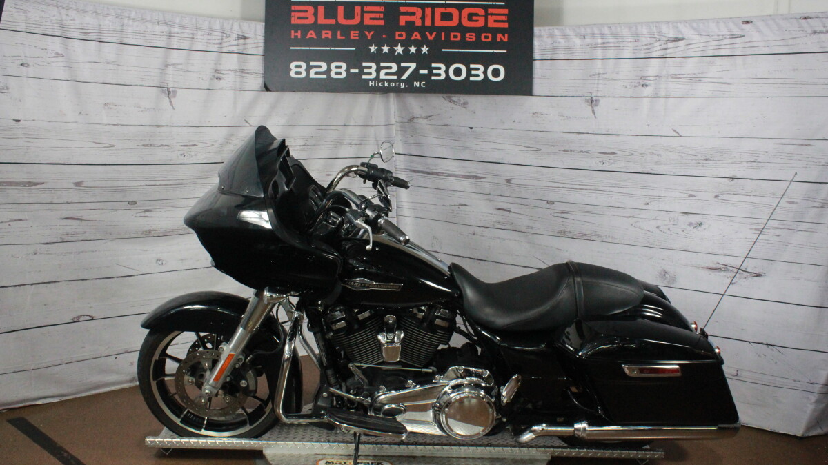 2021 Harley-Davidson Road Glide Vivid Black - Photo 5