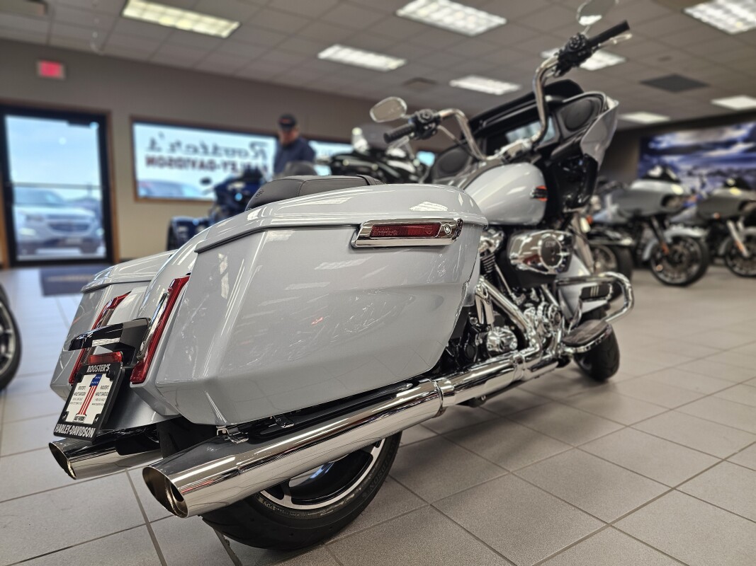 FLTRX 2025 Road Glide - Photo 8